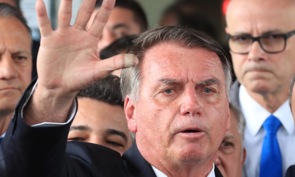bolsonaro-pediu-ajuda-a-advogado-de-trump-para-postar-sobre-tarifaco 