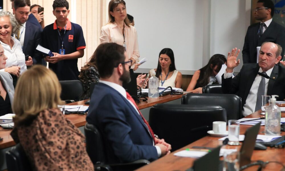 ccj-do-senado-aprova-novo-codigo-eleitoral-com-900-artigos