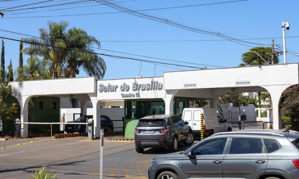 moraes-pede-a-pgr-parecer-sobre-agentes-da-pf-na-casa-de-bolsonaro