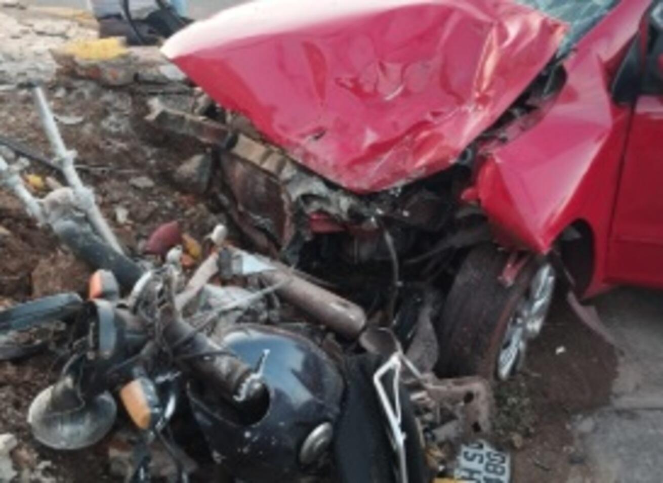 acidente-entre-carro-e-moto-deixa-casal-em-estado-gravissimo