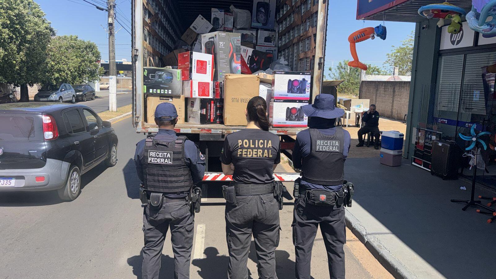 receita-e-policia-federal-apreendem-r$-300-mil-em-produtos-contrabandeados