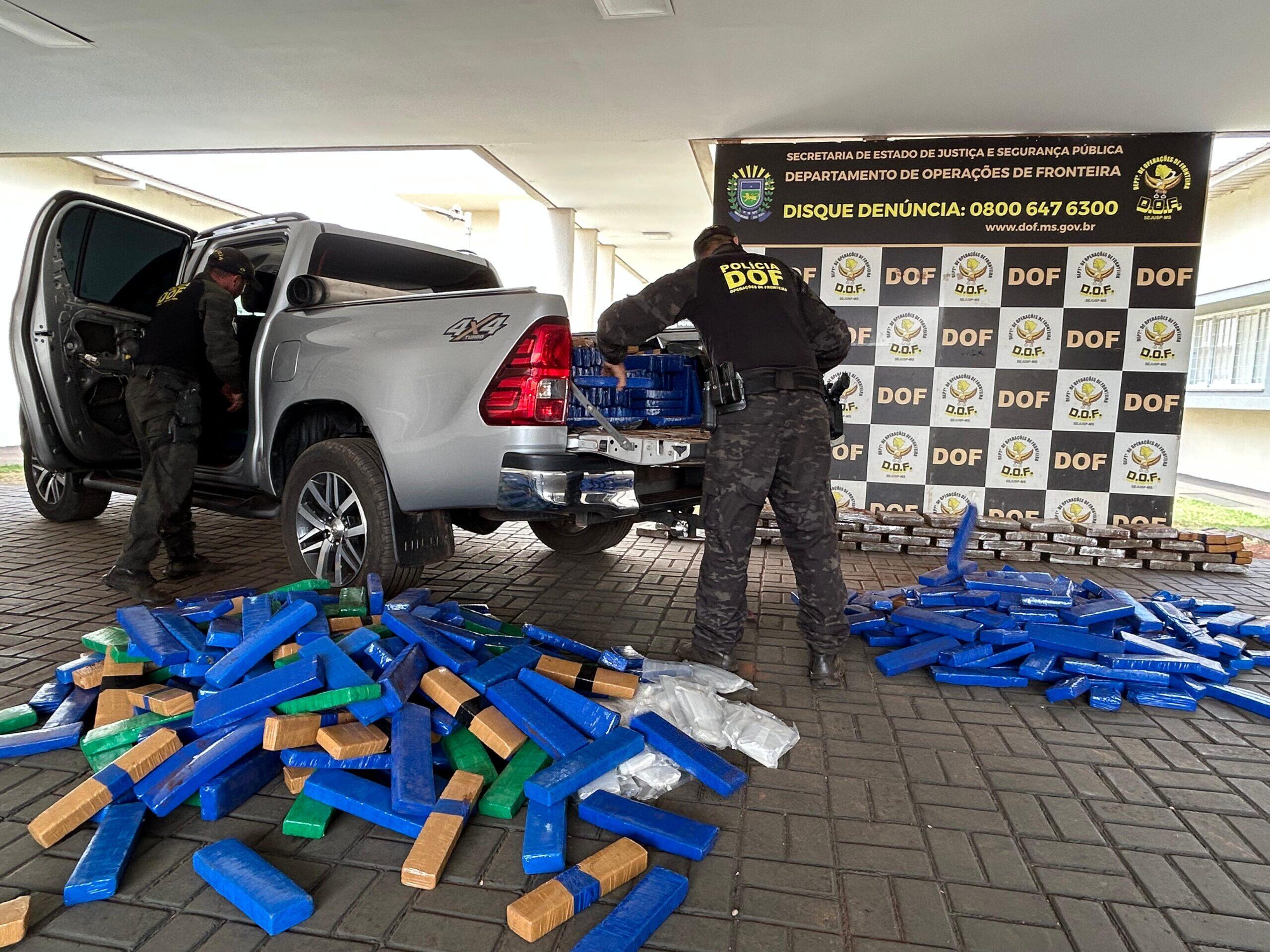 um-e-preso-com-carro-roubado-no-df-e-1,3-tonelada-de-maconha