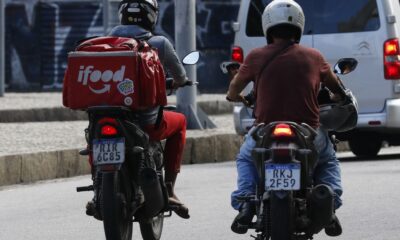 camara-aprova-urgencia-para-votar-vale-refeicao-para-entregadores