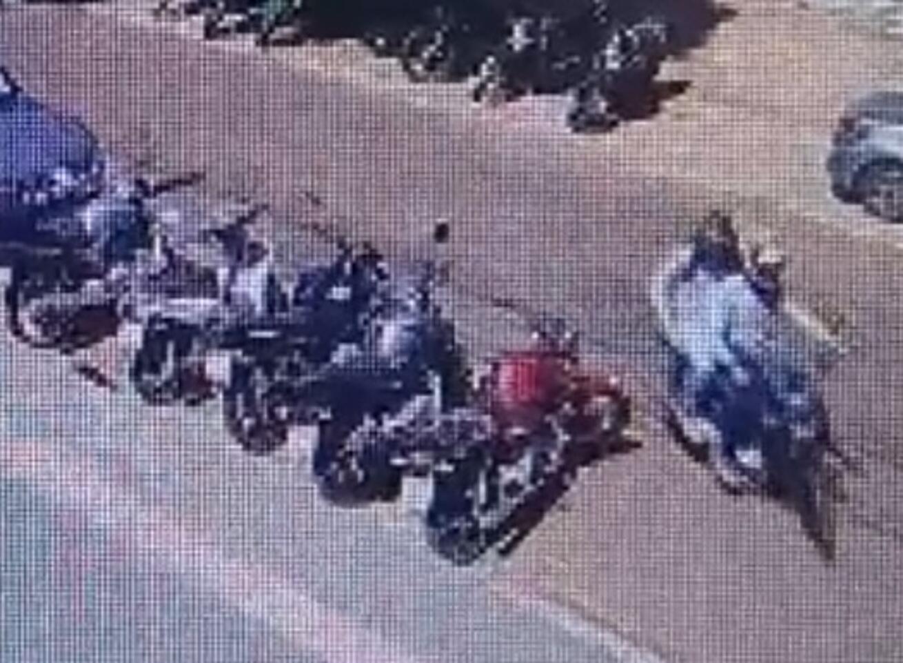 video:-em-segundos-dupla-furta-moto-estacionada-no-chacara-cachoeira