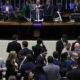 camara-aprova-texto-que-dificulta-denuncia-criminal-contra-parlamentar