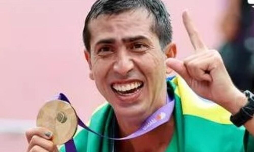caio-bonfim-e-ouro-na-marcha-atletica-de-20-km-e-bate-recorde-de-medalhas-em-mundiais