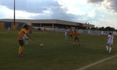 sao-gabriel-marca-primeira-vitoria-na-serie-b-em-jogo-contra-o-taveiropolis,-de-campo-grande