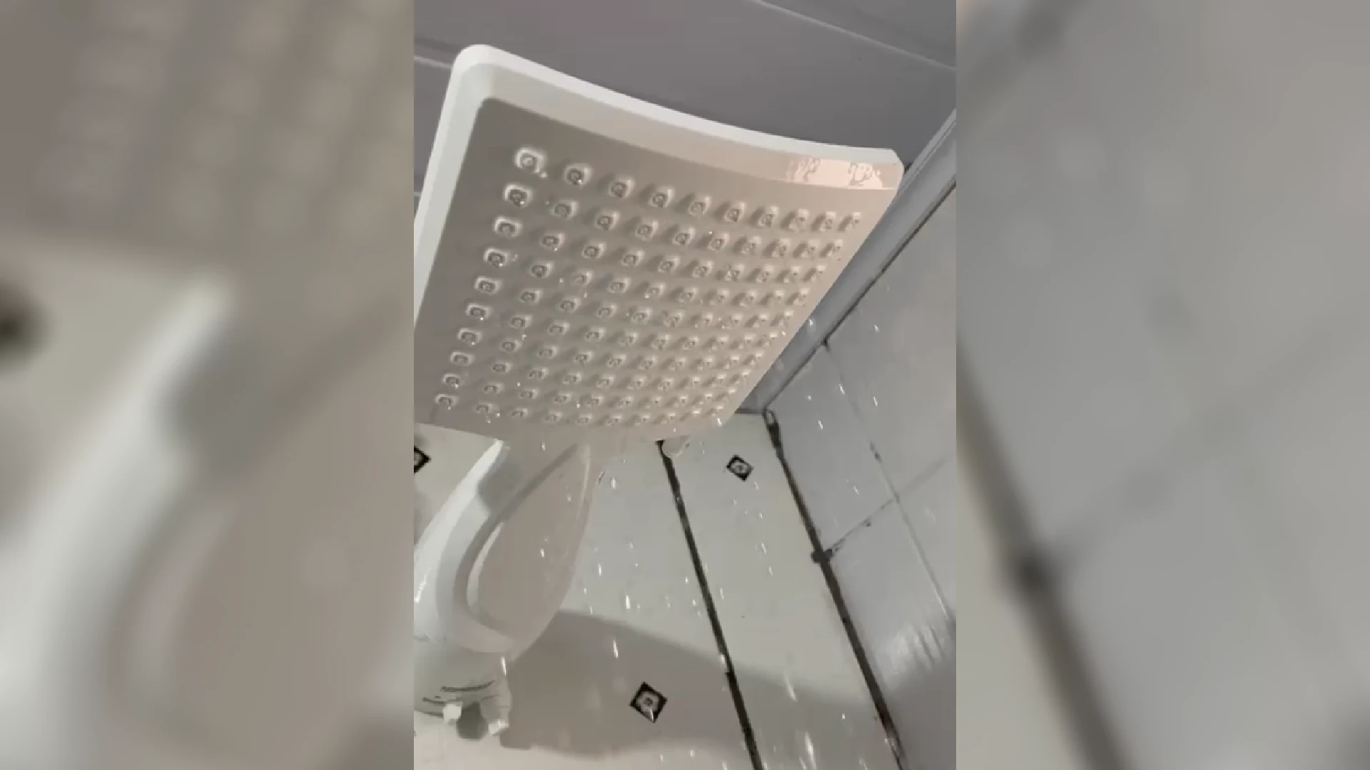 moradores-do-tijuca-reclamam-baixa-pressao-na-agua;-concessionaria-alega-manutencao