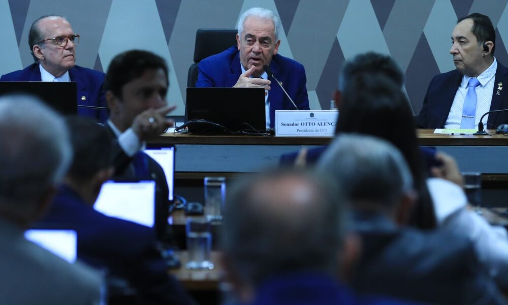 pec-da-blindagem-abre-portas-do-congresso-ao-crime,-diz-relator