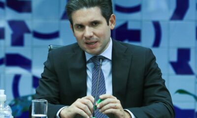 hugo-motta-confirma-para-hoje-votacao-de-isencao-do-imposto-de-renda