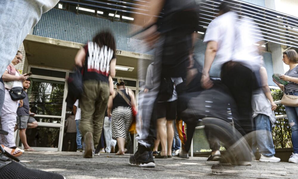 cnu-2025:-mais-de-760-mil-candidatos-fazem-as-provas-objetivas-hoje