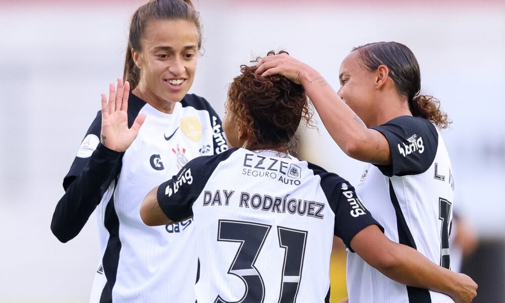 libertadores-feminina:-corinthians-marca-11-vezes-e-bate-always-ready