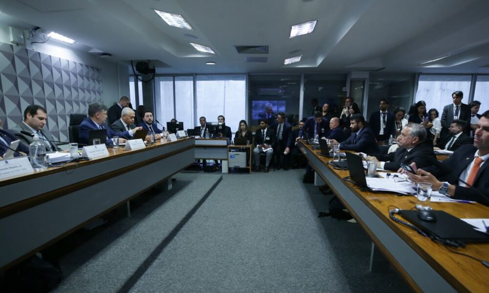 dino-autoriza-silencio-de-presidente-de-sindicato-na-cpmi-do-inss