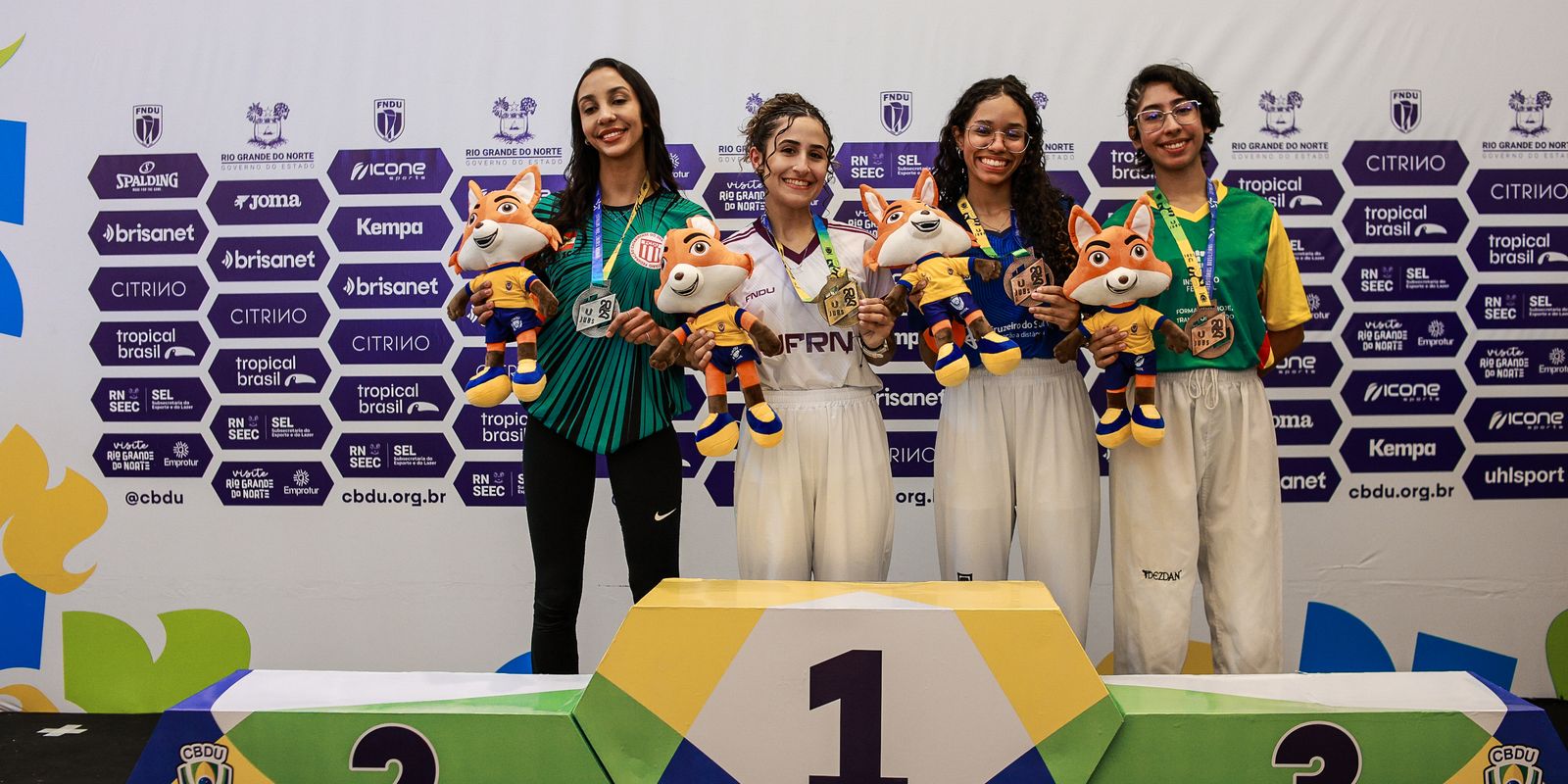 atleta-do-taekwondo-se-despede-de-seu-ultimo-jubs-com-tricampeonato