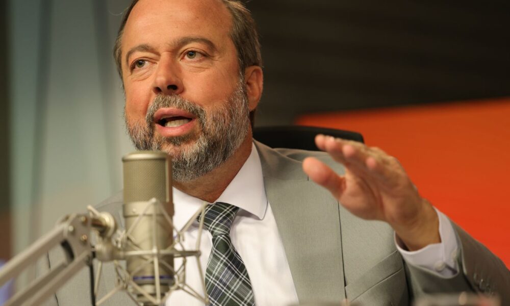 nao-foi-falta-de-energia,-mas-problema-tecnico,-diz-ministro-silveira