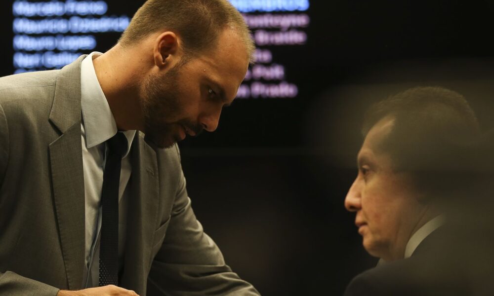 moraes-manda-dpu-assumir-a-defesa-de-eduardo-bolsonaro-no-stf