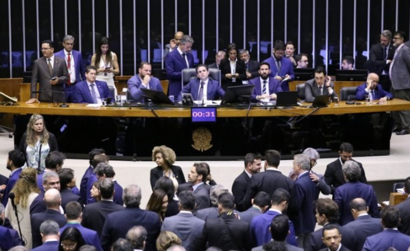 camara-faz-novo-sorteio-para-relator-de-processos-contra-deputados-por-motim-no-plenario