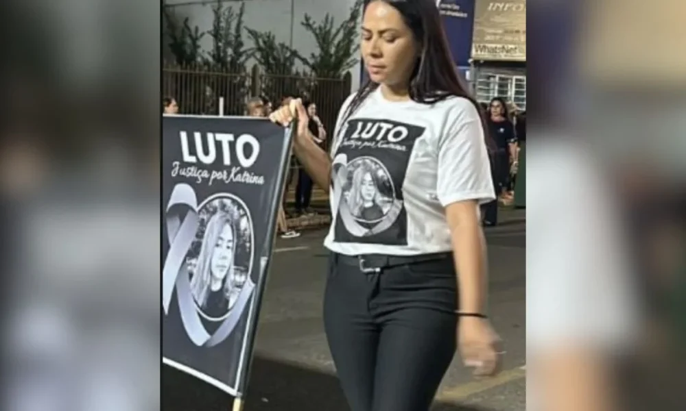 mae-de-jovem-de-16-anos-morta-por-delegado-cobra-exoneracao-de-agente-–-folha-de-dourados-–-noticias-de-dourados-ms-e-regiao