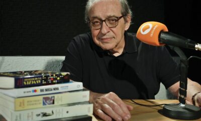 ruy-castro-vence-premio-principal-do-jabuti-com-textos-sobre-tom-jobim