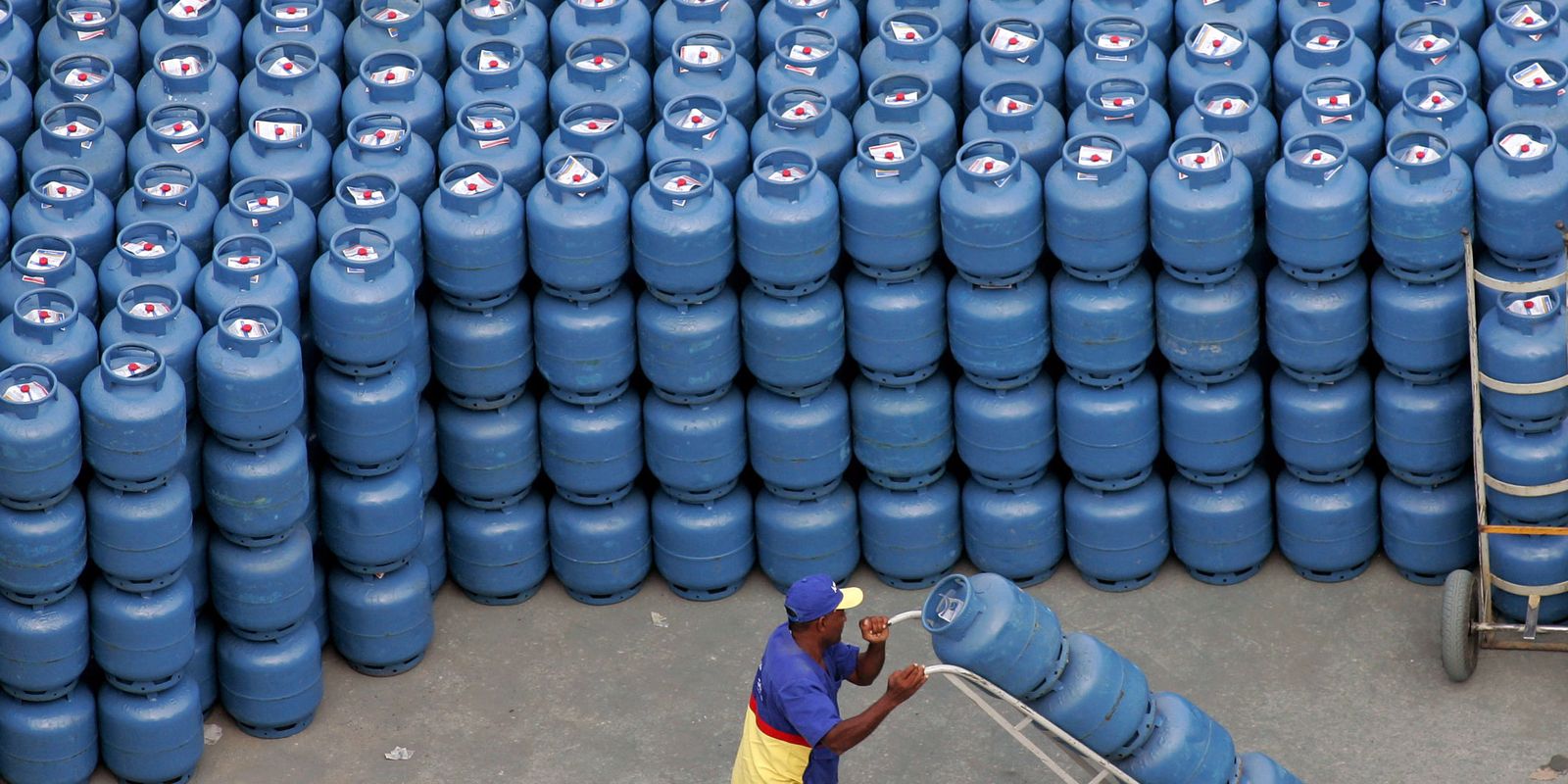 beneficiarios-com-nis-final-9-recebem-auxilio-gas-nesta-quinta-feira