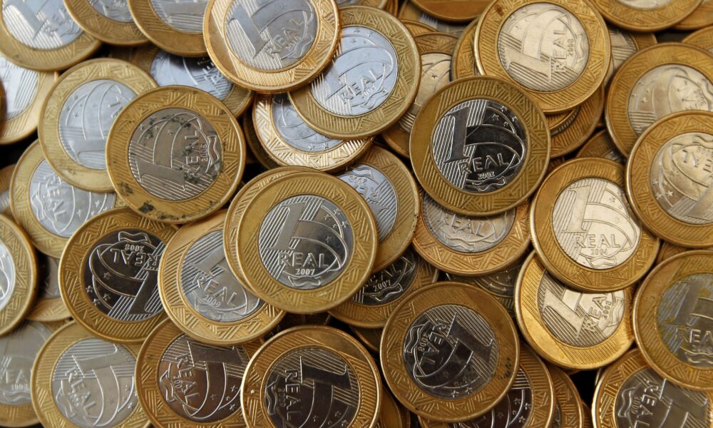 taxas-dos-dis-caem-antes-do-copom-em-dia-de-busca-global-por-ativos-de-risco
