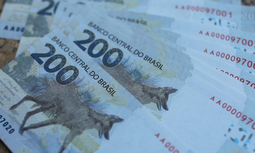 taxas-dos-dis-caem-com-expectativa-de-fim-da-paralisacao-no-governo-dos-eua