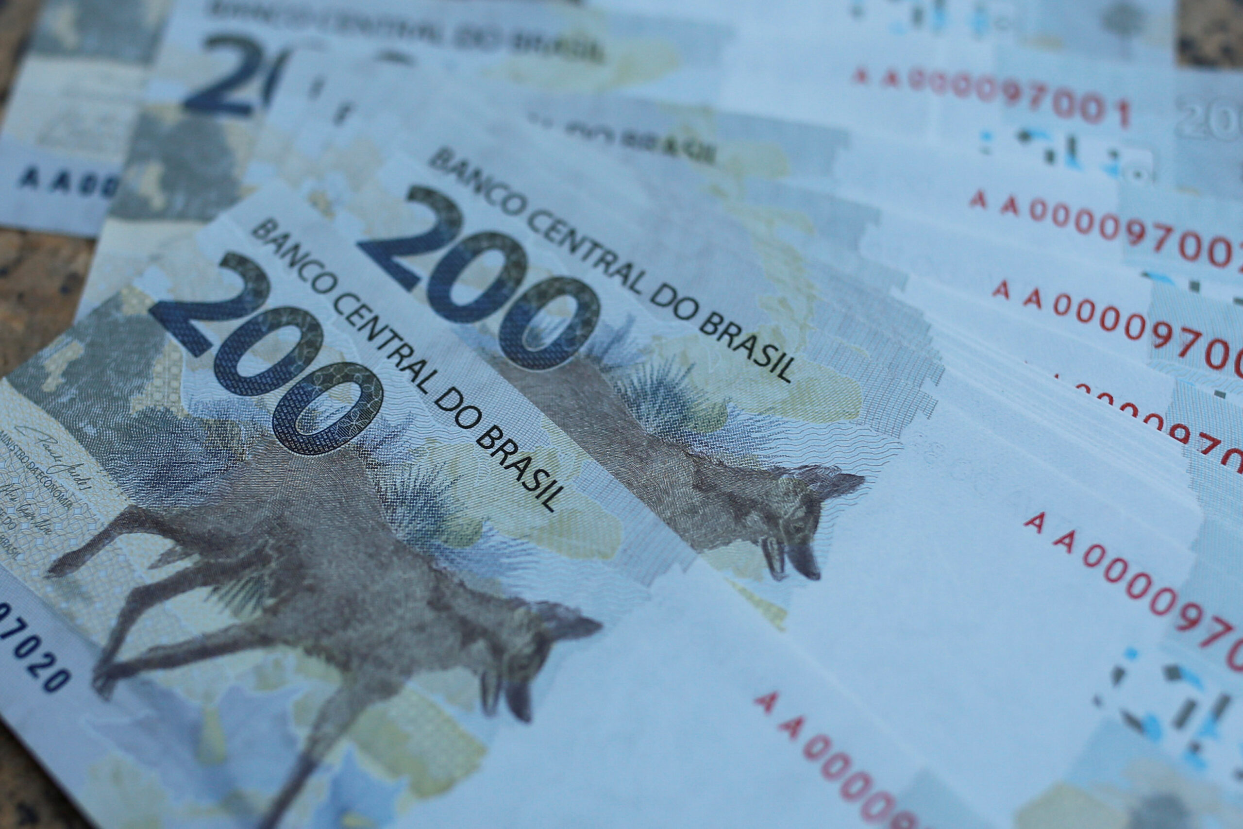 taxas-dos-dis-caem-com-expectativa-de-fim-da-paralisacao-no-governo-dos-eua