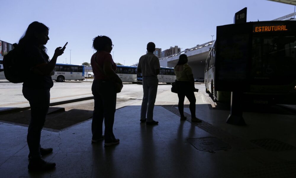 nove-em-cada-10-mulheres-ja-sofreram-violencia-ao-se-deslocar-a-noite