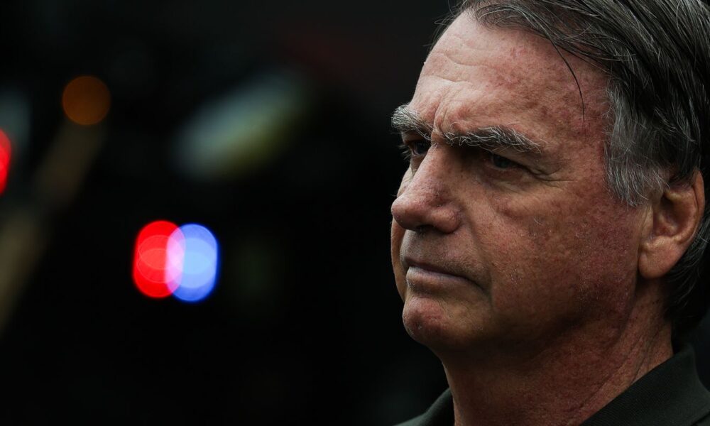 pl-suspende-atividades-partidarias-e-salario-de-bolsonaro