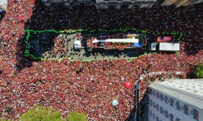familias-se-juntam-a-multidao-para-festejar-titulo-do-flamengo-no-rj