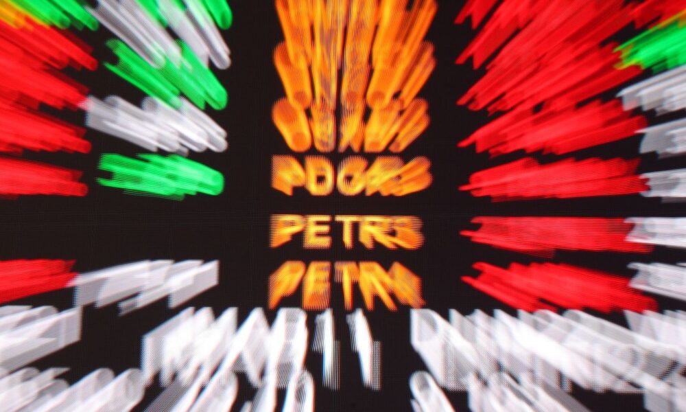 bolsa-supera-os-161-mil-pontos-e-volta-a-bater-recorde