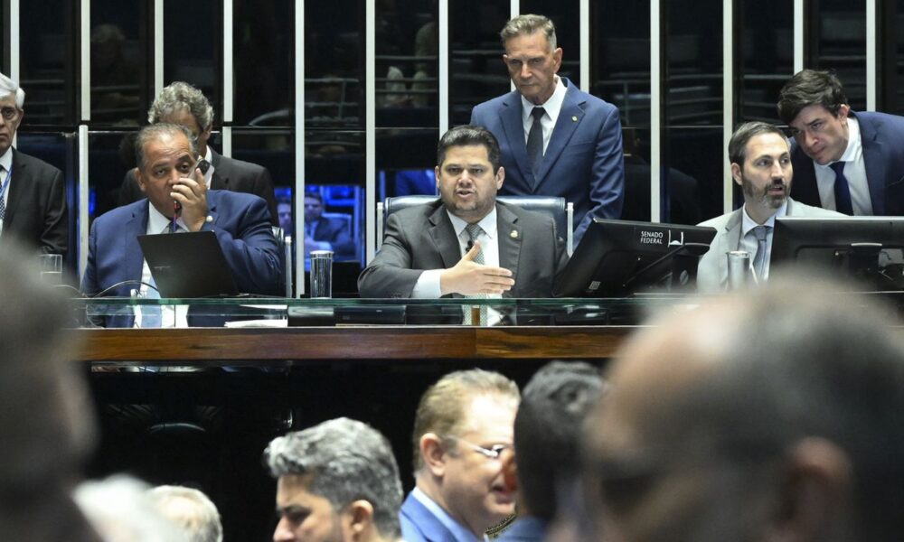 senado-aprova-reducao-da-pena-de-condenados-pelo-8/1-e-trama-golpista