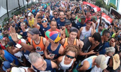 com-disposicao-e-alegria,-corredores-anonimos-agitam-a-sao-silvestre