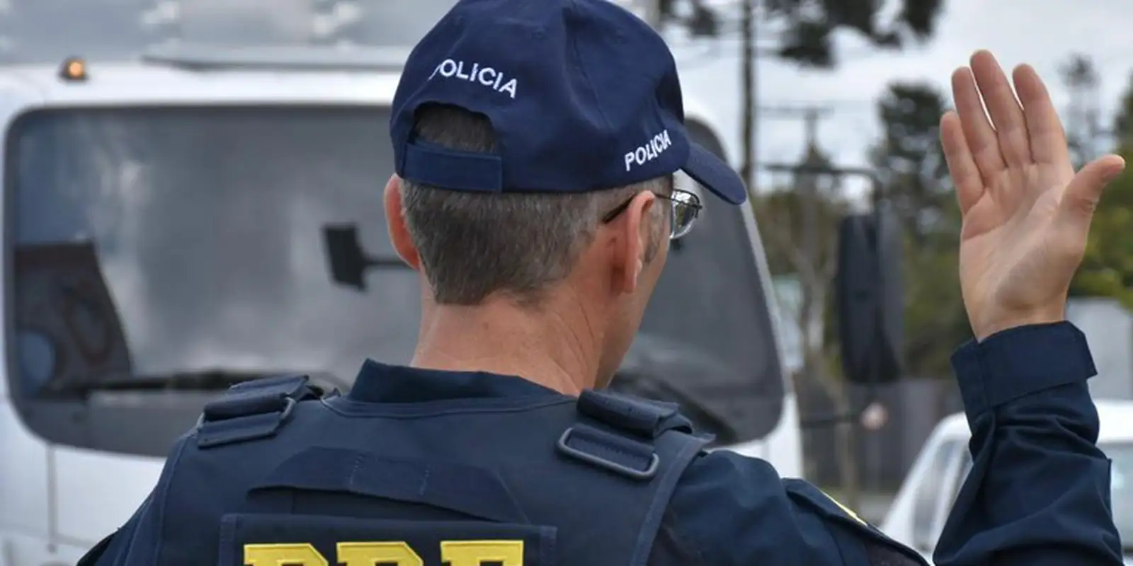 acidente-entre-van-e-caminhao-em-planaltina-deixa-cinco-mortos