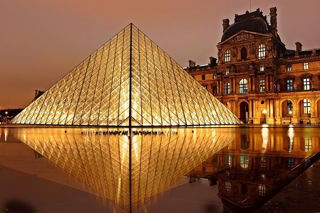 como-golpistas-roubaram-us$-12-milhoes-do-museu-louvre
