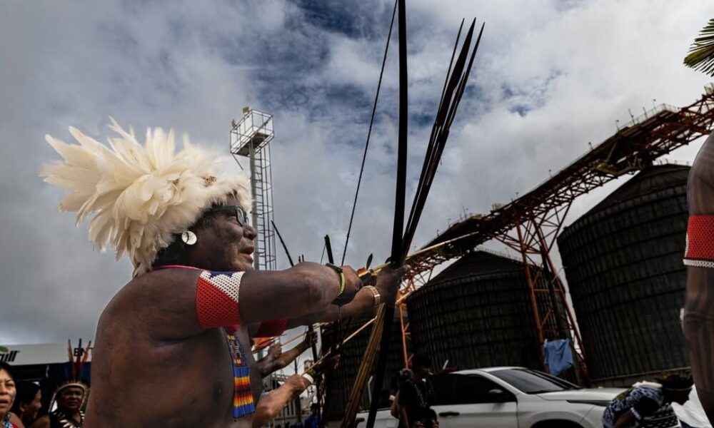 manifestantes-indigenas-protestam-e-ocupam-terminal-portuario-da-cargill-em-santarem