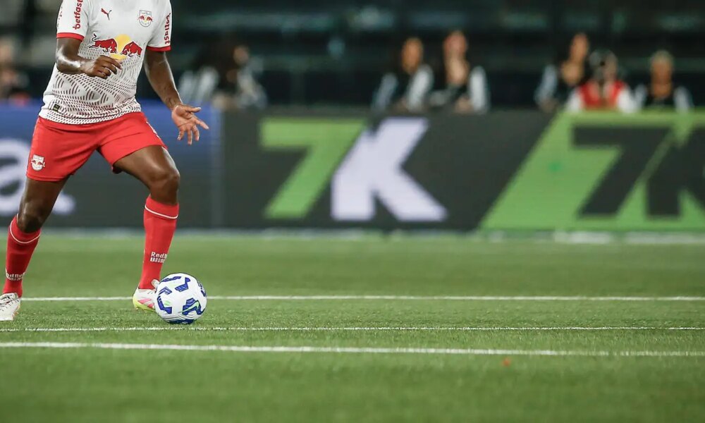 ministerios-repudiam-ato-de-machismo-contra-arbitra-no-brasileirao