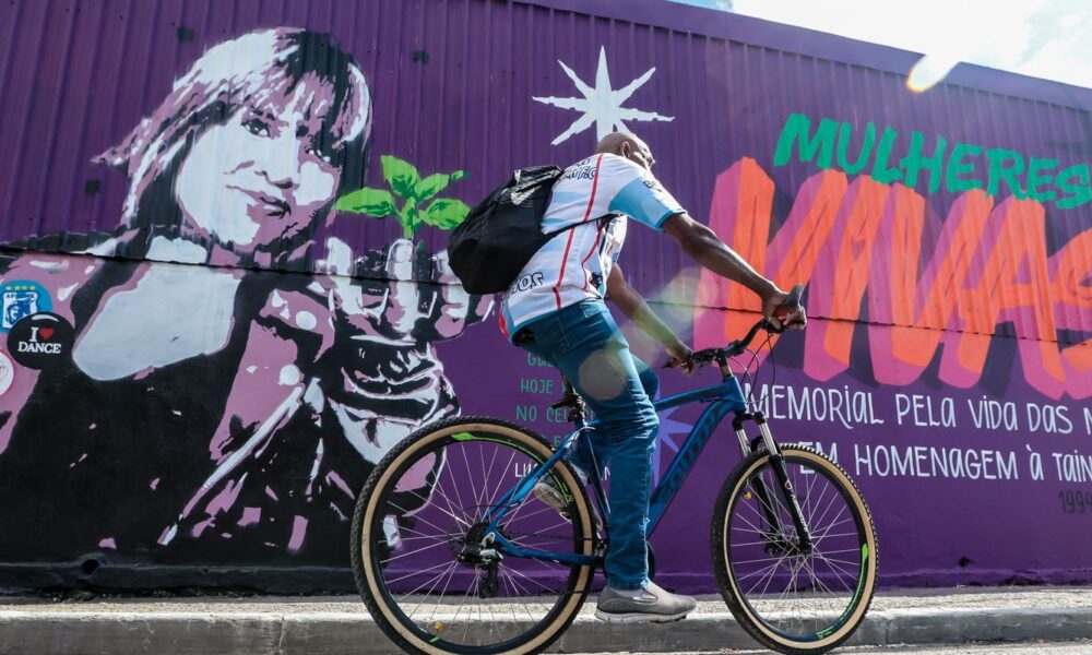 ato-contra-feminicidio-inaugura-mural-em-homenagem-a-tainara-em-sp