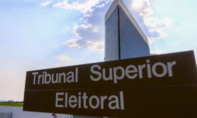 tse-aprova-restricoes-para-uso-de-ia-nas-eleicoes-de-outubro