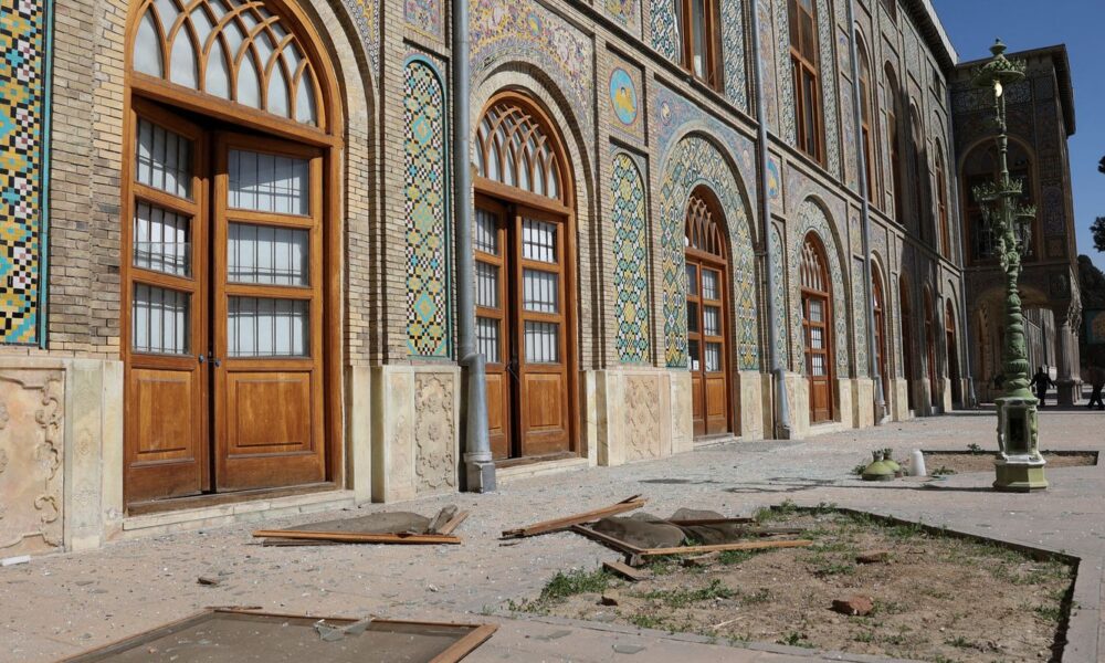 patrimonio-unesco,-palacio-de-golestan-em-teera-e-danificado-em-ataque