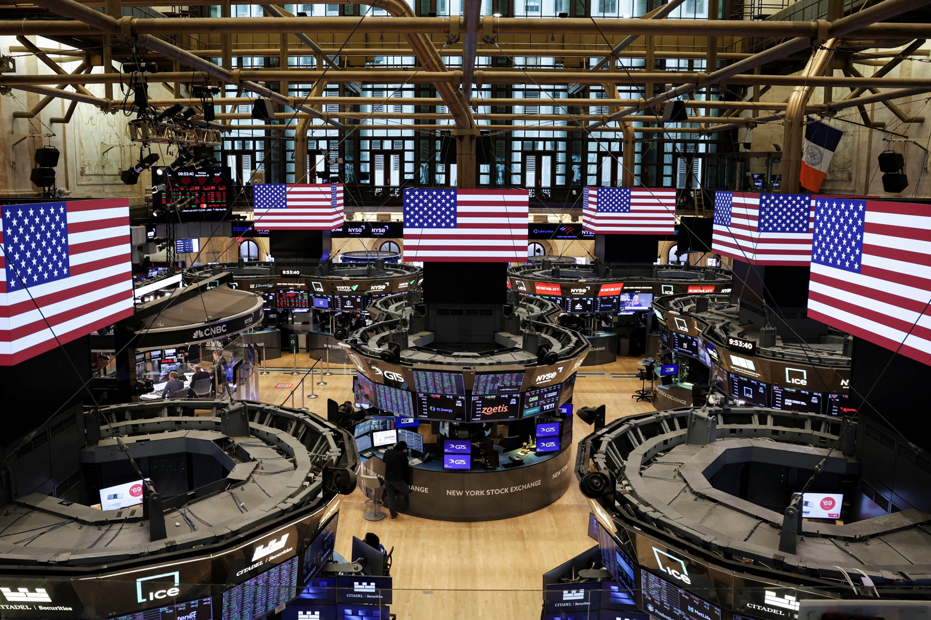 mercado-de-acoes-transformou-us$-1-em-us$-124-mil-desde-1900,-mostra-estudo-do-ubs