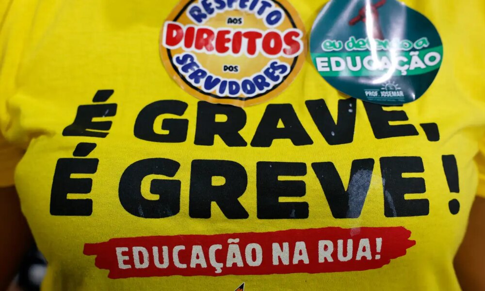 profissionais-da-educacao-publica-do-rio-fazem-paralisacao-na-quinta