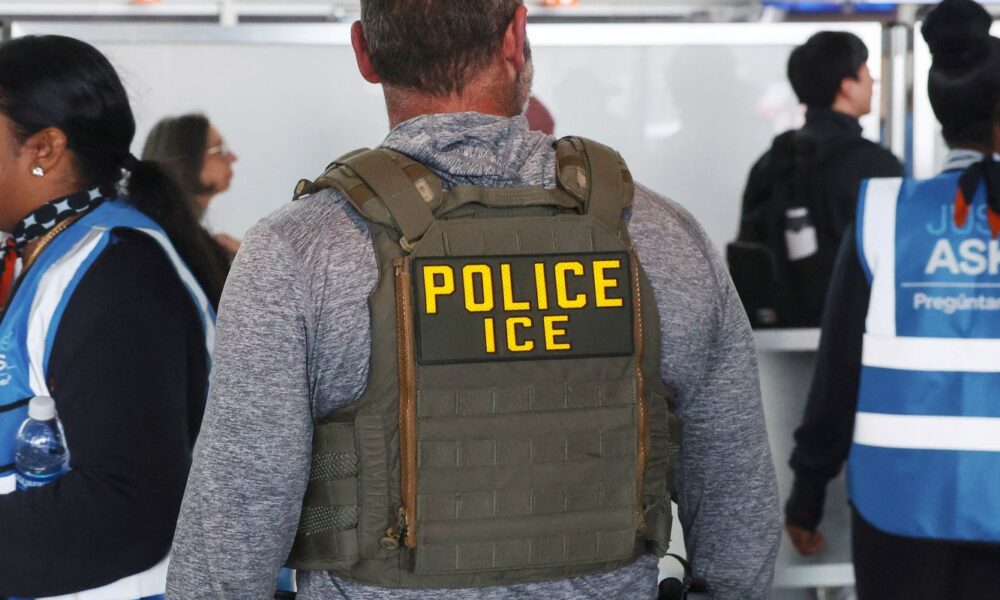 eua-pedem-saida-de-“funcionario-brasileiro”-por-manipular-imigracao