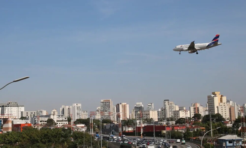 empresas-aereas-terao-linha-de-credito-para-enfrentar-alta-de-custos