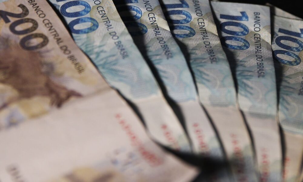 cmn-endurece-regras-para-bancos-captarem-recursos-com-garantia-do-fgc