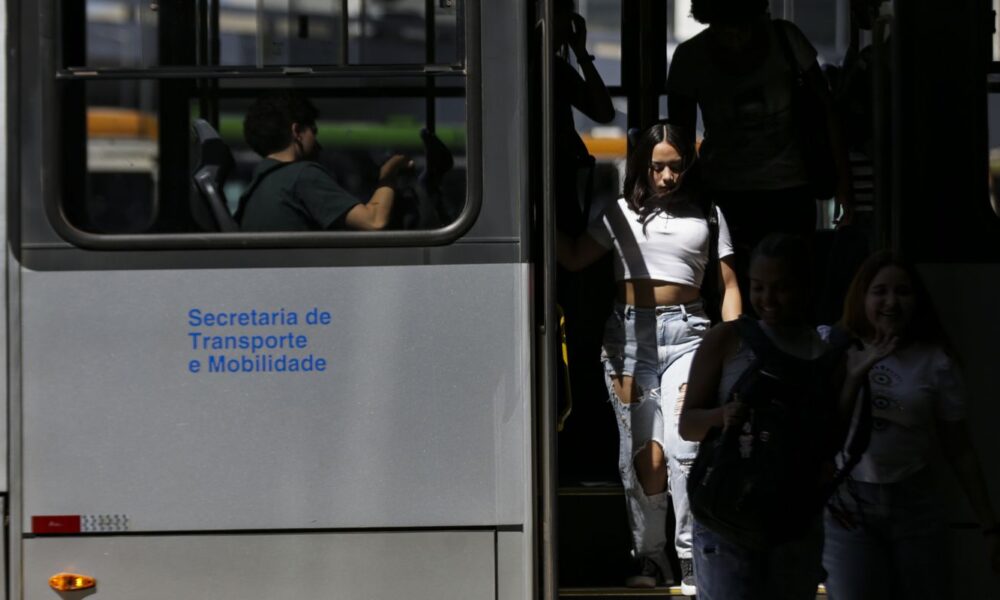 onibus-urbanos-do-rio-terao-orientacoes-de-combate-ao-assedio