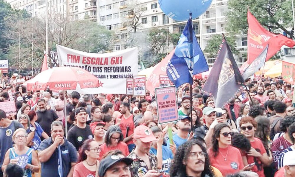manifestacao-em-sp-pede-fim-da-escala-6×1-e-acoes-contra-o-feminicidio