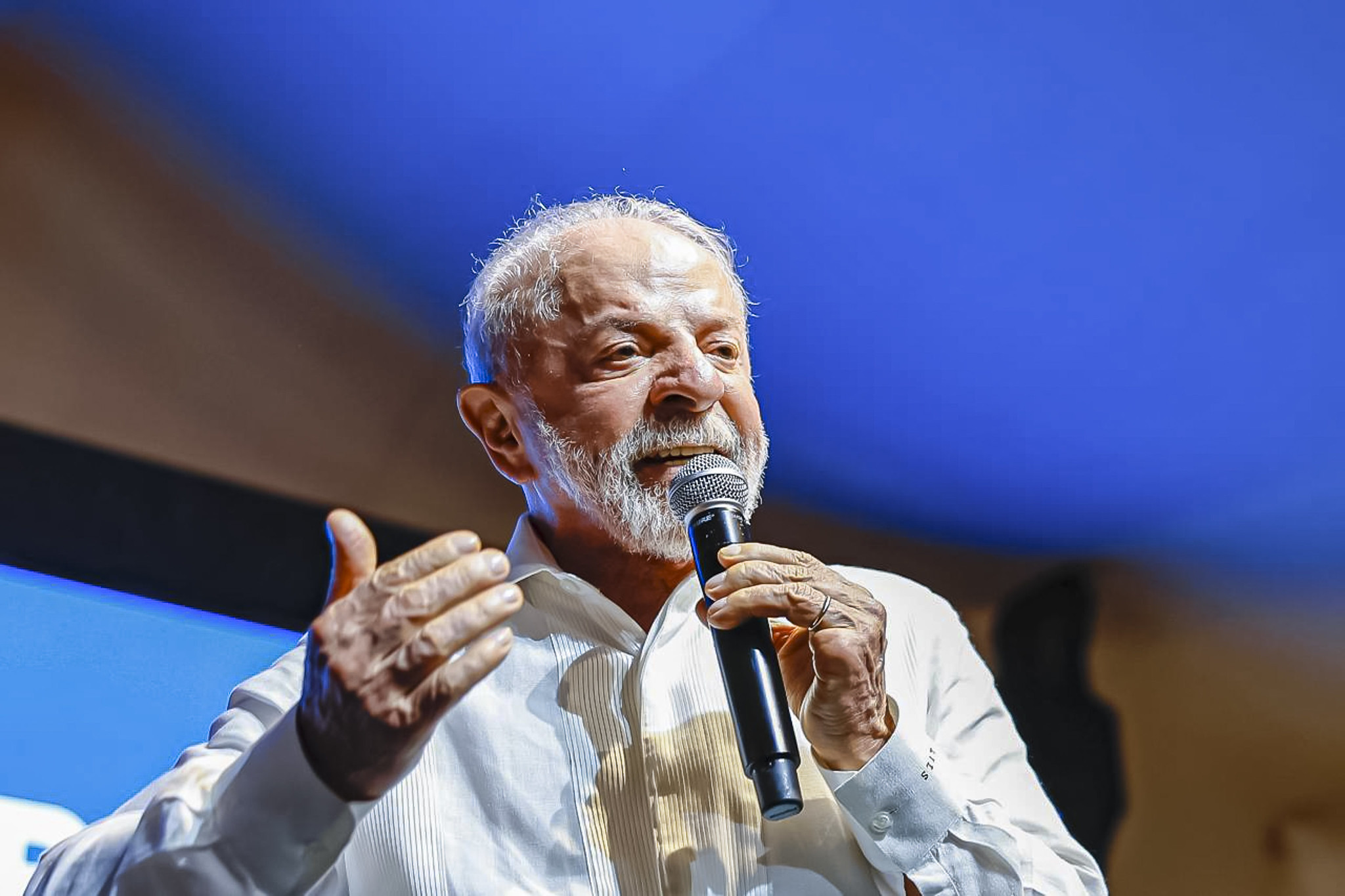 real-time:-desaprovacao-de-lula-sobe-a-52%-e-amplia-pressao-apos-derrotas