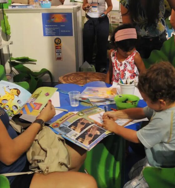 estudo-revela-que-53%-das-familias-raramente-leem-para-crianca