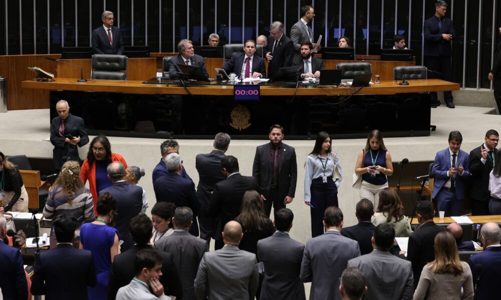 camara-inicia-analise-de-projeto-sobre-exploracao-de-minerais-criticos